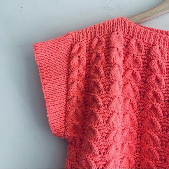 Hand-Knit Coral Cap Sleeve Crew Sweater Women's Size Medium - Picture 11 of 14